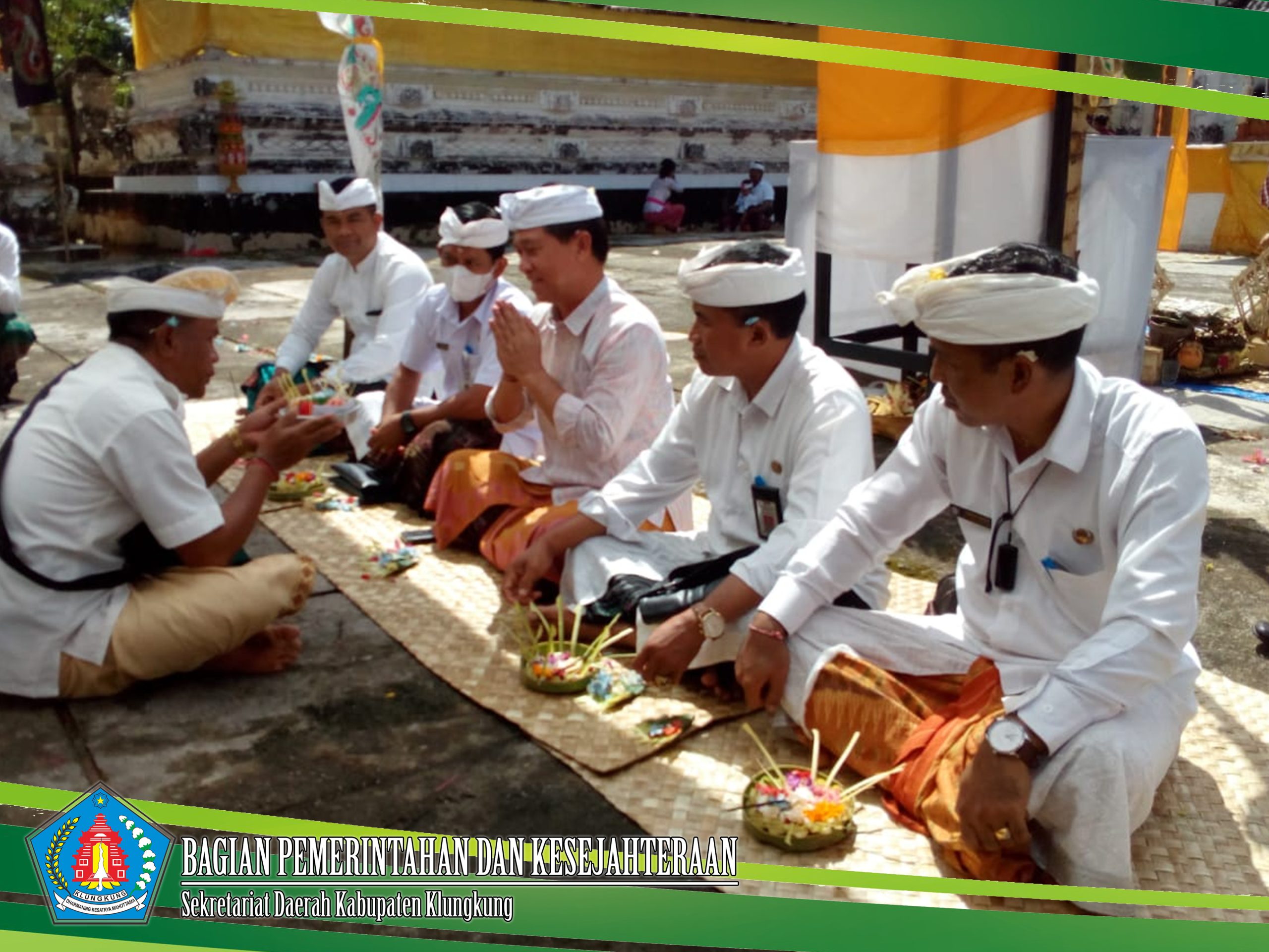 Bakti Penganyar Pemerintah Kabupaten Klungkung di Pura Pusering Jagat Saab – Nusa Penida