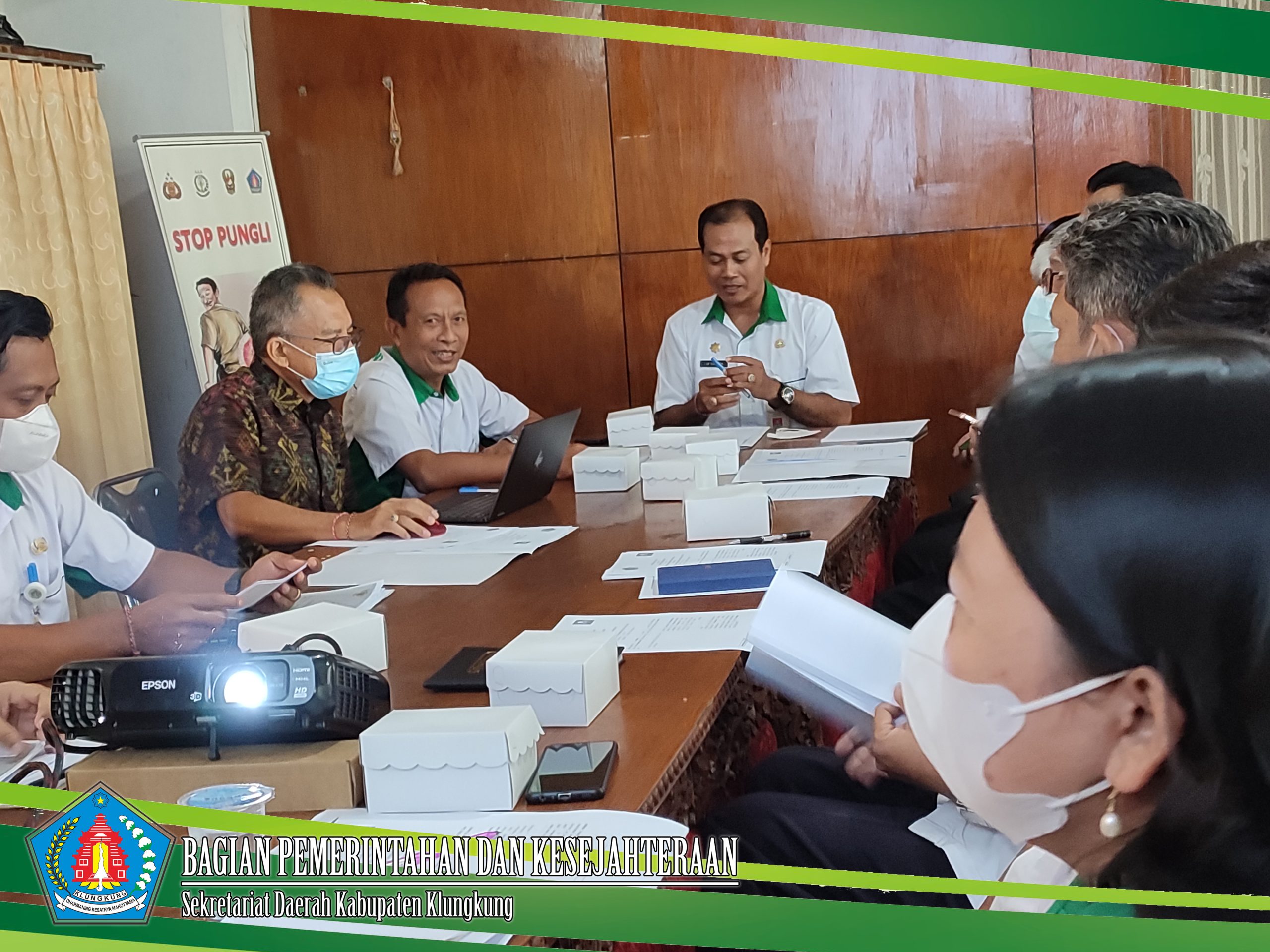 Rapat pembahasan kerja sama antara Universitas Warmadewa dan Pemerintah Kabupaten Klungkung