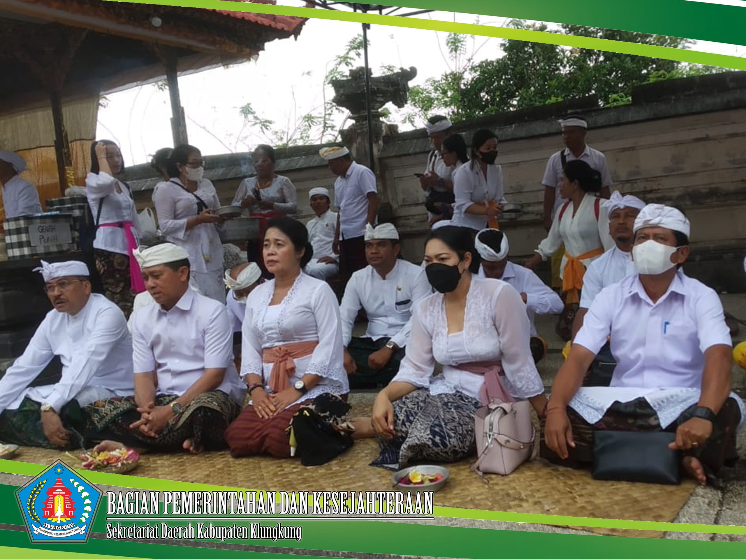 Bhakti Penganyar Pemerintah Kabupaten Klungkung di Pura Puncak Mundi Nusa Penida